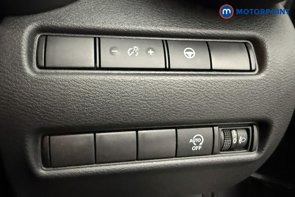 Nissan Juke Tekna Manual Petrol SUV - Stock Number (1627681) - 5th supplementary image
