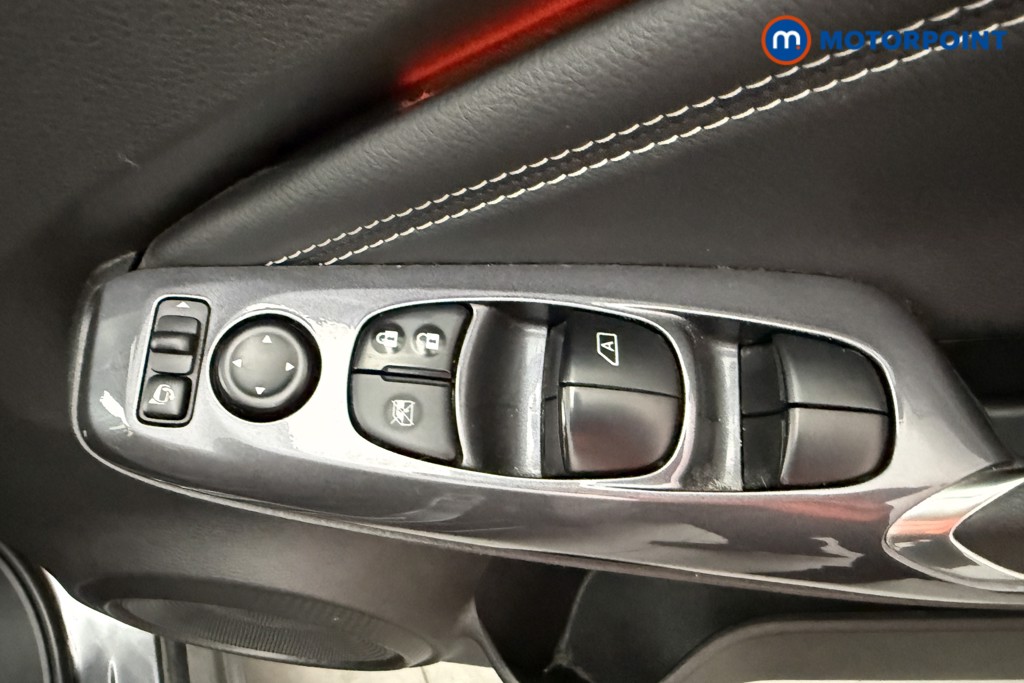 Nissan Juke Tekna Manual Petrol SUV - Stock Number (1627681) - 14th supplementary image