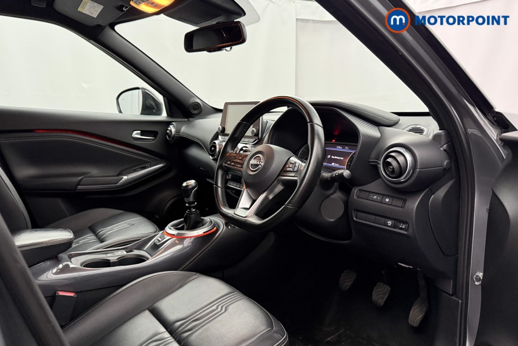 Nissan Juke Tekna Manual Petrol SUV - Stock Number (1627681) - 1st supplementary image