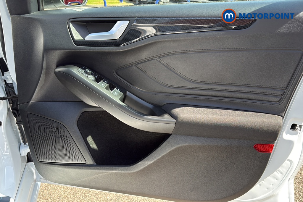 Ford Focus St-Line X Manual Petrol Hatchback - Stock Number (1636146) - 18th supplementary image