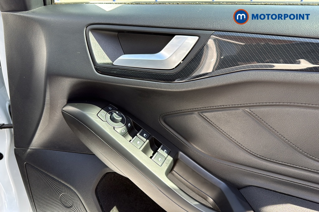 Ford Focus St-Line X Manual Petrol Hatchback - Stock Number (1636146) - 19th supplementary image