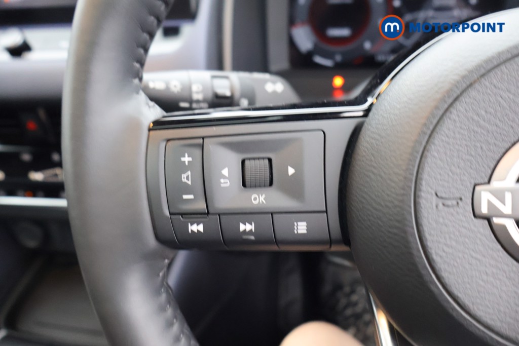 Nissan Qashqai Tekna Manual Petrol SUV - Stock Number (1638304) - 2nd supplementary image