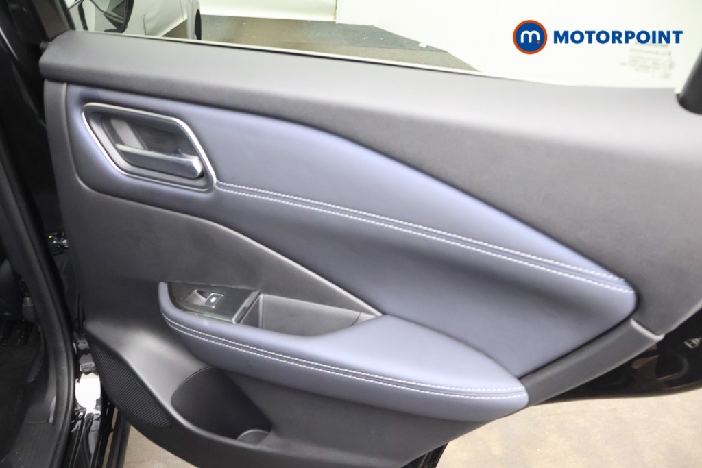 Nissan Qashqai Tekna Manual Petrol SUV - Stock Number (1638304) - 13th supplementary image