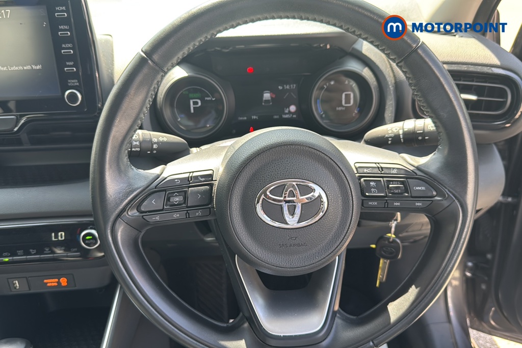 Toyota Yaris Design Automatic Petrol-Electric Hybrid Hatchback - Stock Number (1639294) - 2nd supplementary image