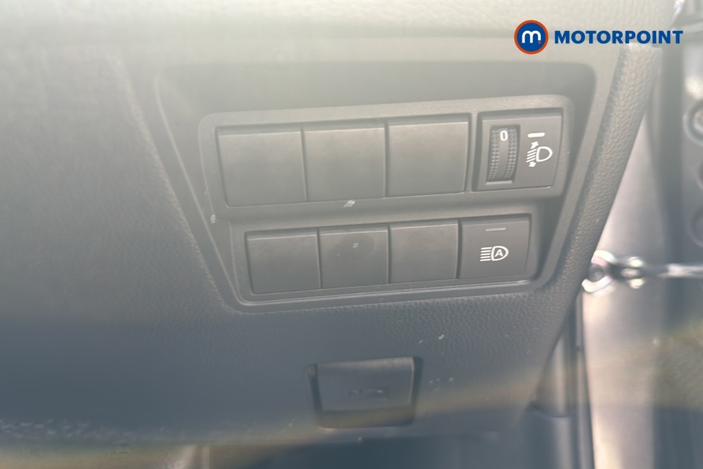 Toyota Yaris Design Automatic Petrol-Electric Hybrid Hatchback - Stock Number (1639294) - 11th supplementary image
