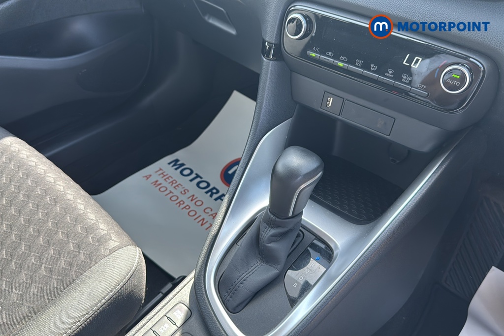 Toyota Yaris Design Automatic Petrol-Electric Hybrid Hatchback - Stock Number (1639294) - 15th supplementary image