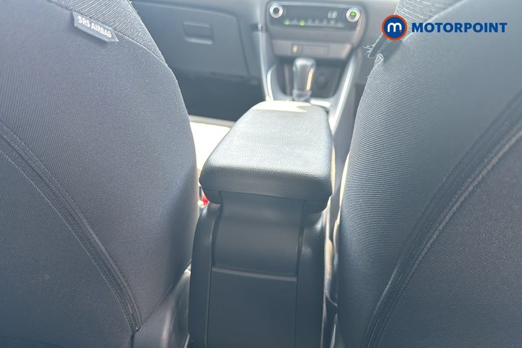 Toyota Yaris Design Automatic Petrol-Electric Hybrid Hatchback - Stock Number (1639294) - 28th supplementary image