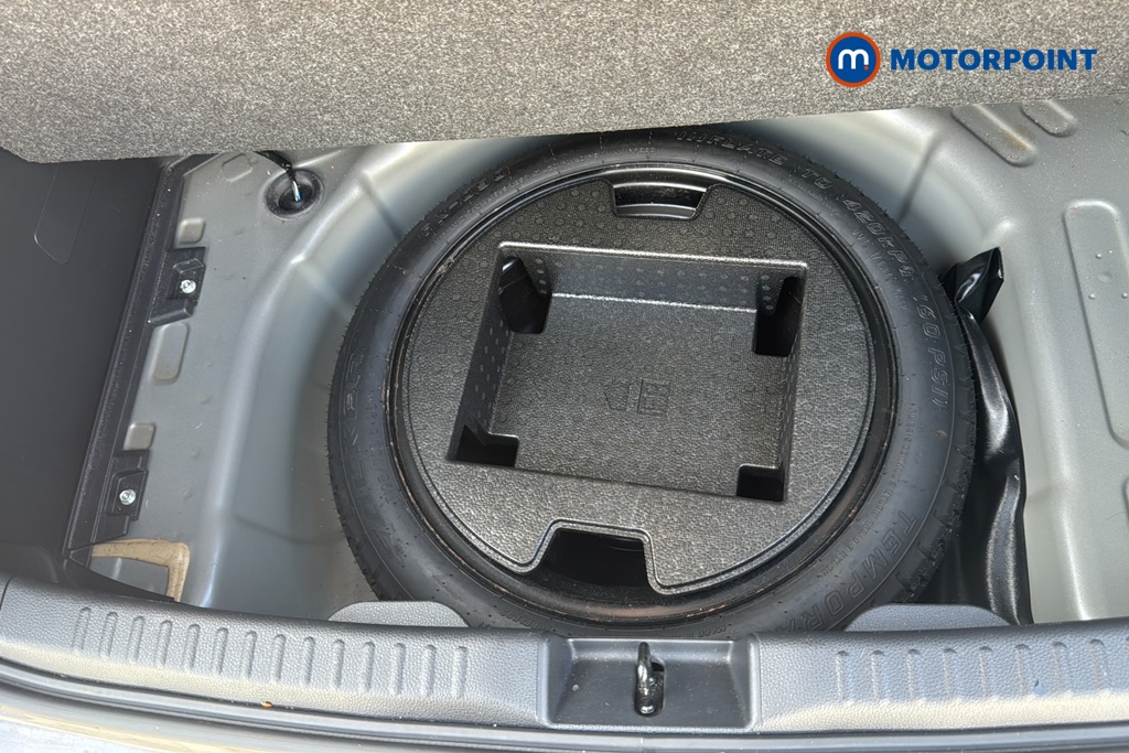 Toyota Yaris Design Automatic Petrol-Electric Hybrid Hatchback - Stock Number (1639294) - 33rd supplementary image