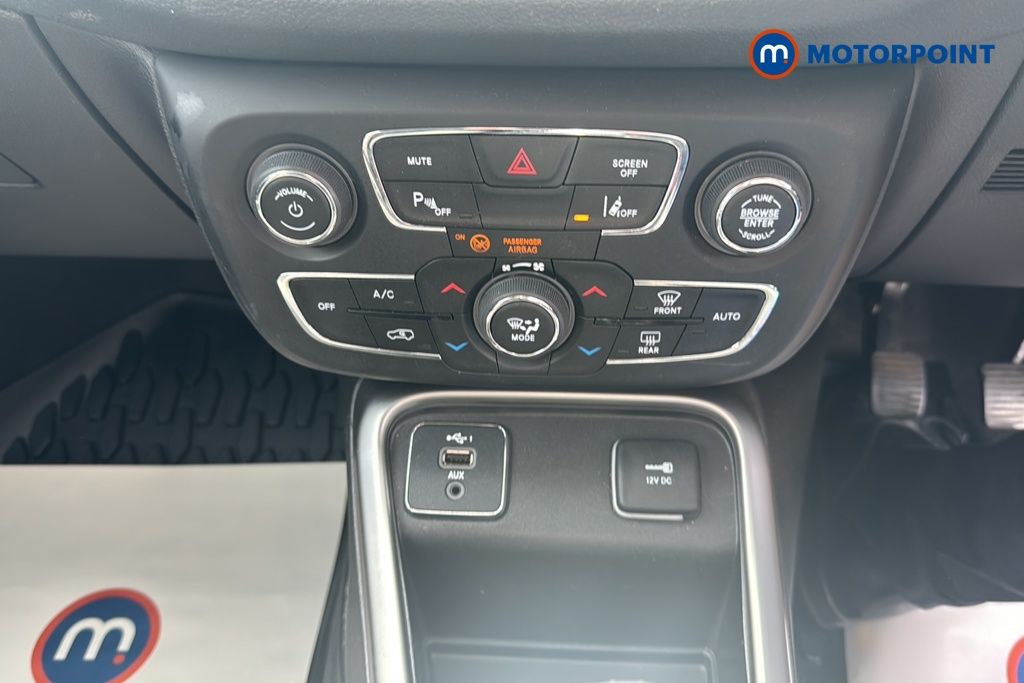 Jeep Compass Longitude Manual Petrol SUV - Stock Number (1639396) - 12th supplementary image