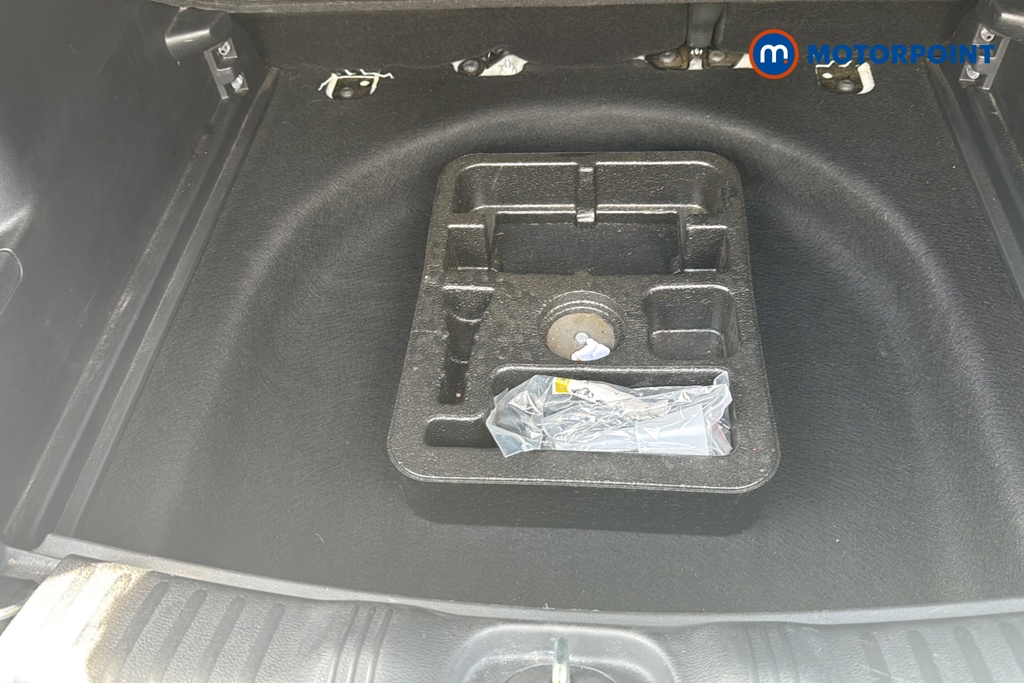 Jeep Compass Longitude Manual Petrol SUV - Stock Number (1639396) - 33rd supplementary image