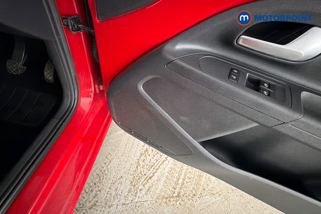 Volkswagen UP Move Up Manual Petrol Hatchback - Stock Number (1640659) - 21st supplementary image