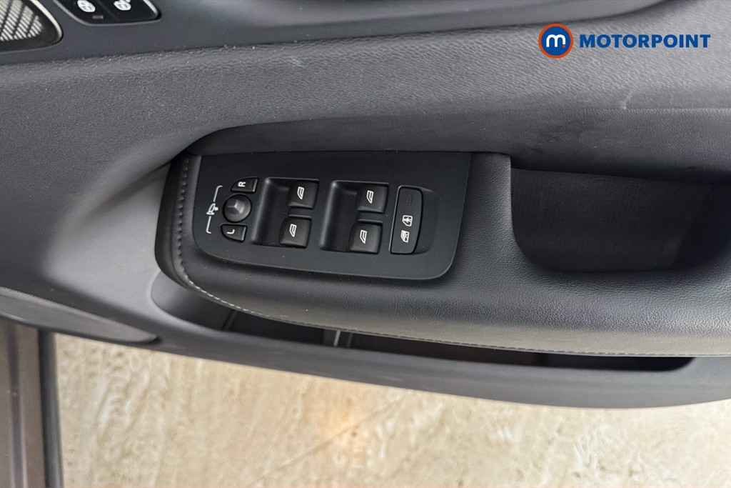 Volvo Xc60 Plus Automatic Diesel SUV - Stock Number (1642191) - 20th supplementary image