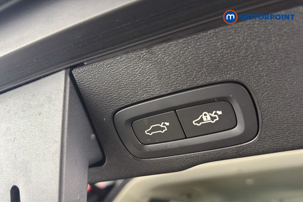 Volvo Xc60 Plus Automatic Diesel SUV - Stock Number (1642191) - 35th supplementary image