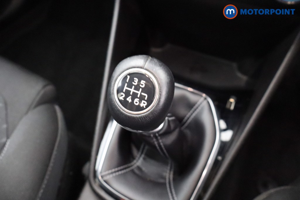 Ford Fiesta Titanium Manual Petrol Hatchback - Stock Number (1643193) - 8th supplementary image