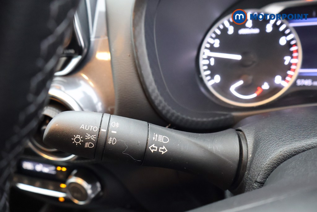 Nissan Juke Tekna Manual Petrol SUV - Stock Number (1643523) - 5th supplementary image