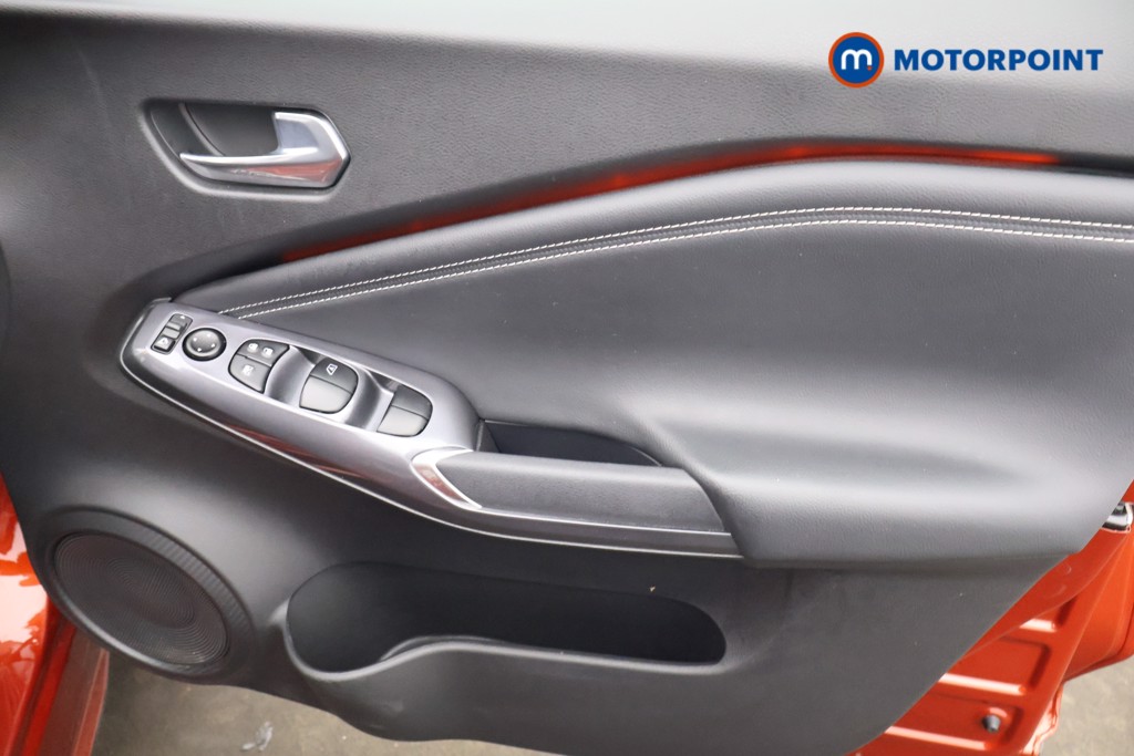 Nissan Juke Tekna Manual Petrol SUV - Stock Number (1643523) - 11th supplementary image