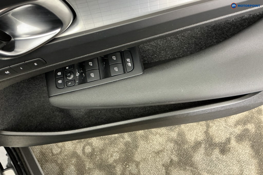 Volvo Xc40 Plus Automatic Petrol SUV - Stock Number (1643540) - 19th supplementary image
