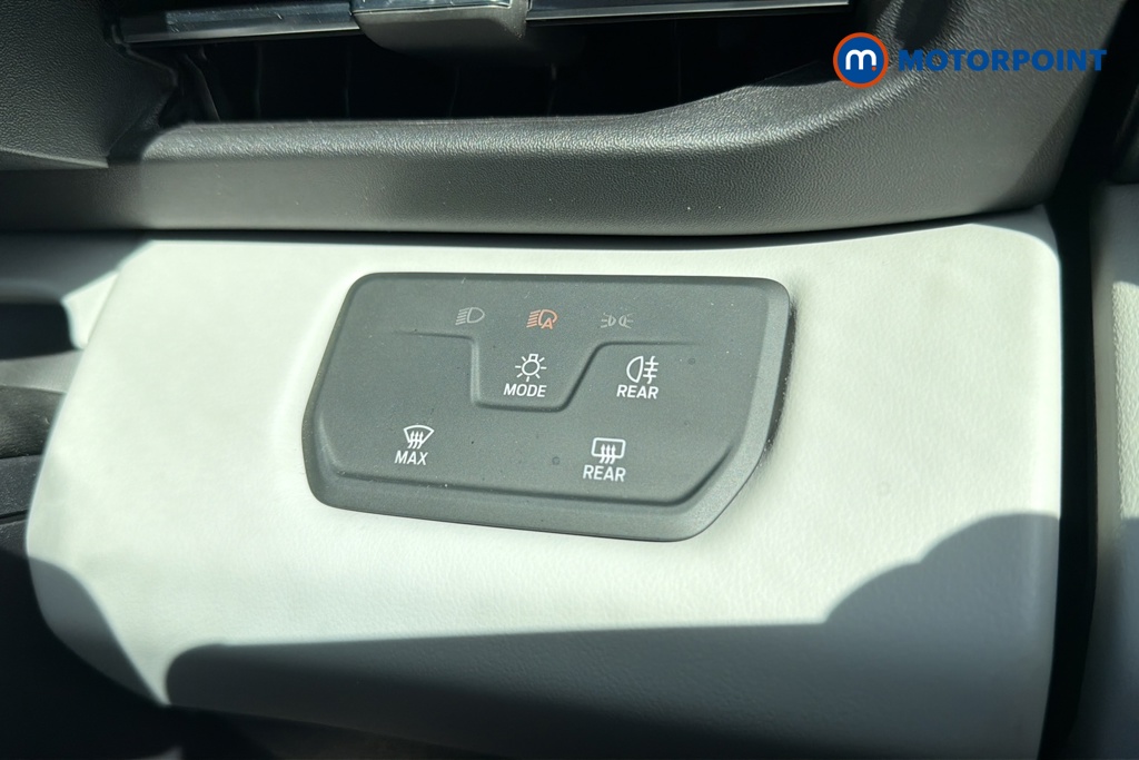 Ford Explorer Select Automatic Electric SUV - Stock Number (1643685) - 11th supplementary image