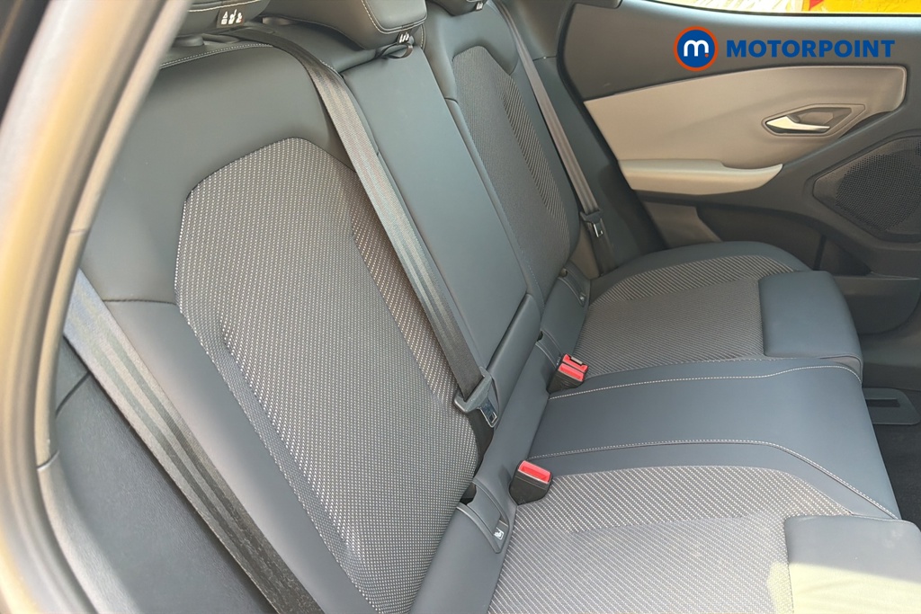 Ford Explorer Select Automatic Electric SUV - Stock Number (1643685) - 25th supplementary image