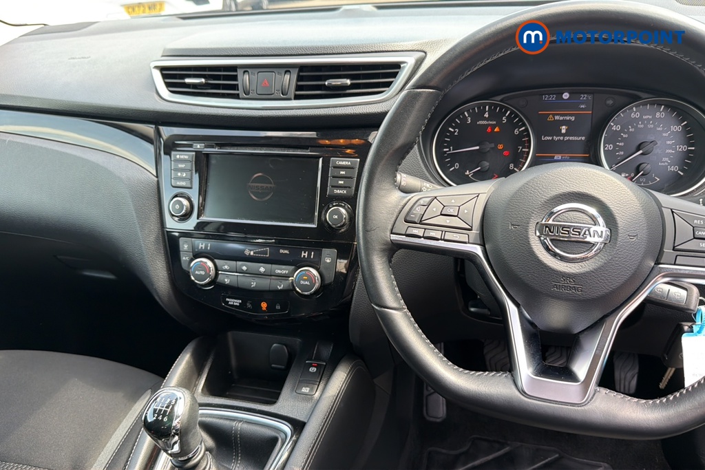 Nissan Qashqai Acenta Premium Manual Petrol SUV - Stock Number (1643734) - 1st supplementary image