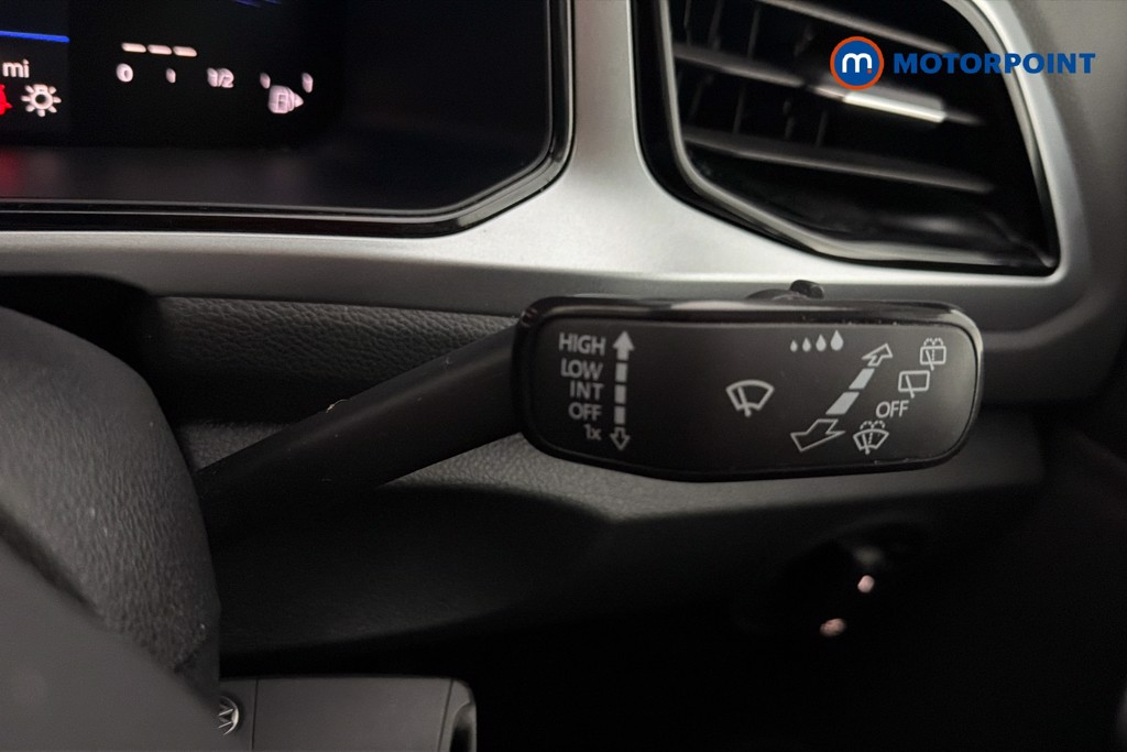 Volkswagen T-Roc Life Automatic Petrol SUV - Stock Number (1643891) - 7th supplementary image