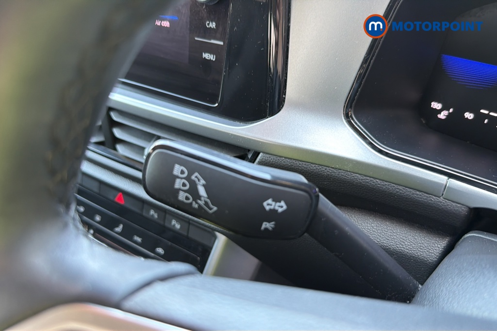 Volkswagen T-Roc Life Manual Petrol SUV - Stock Number (1643970) - 5th supplementary image