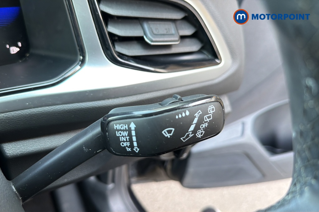 Volkswagen T-Roc Life Manual Petrol SUV - Stock Number (1643970) - 6th supplementary image