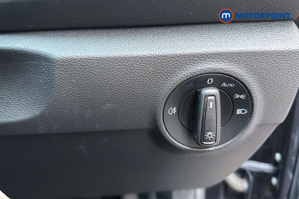 Volkswagen T-Roc Life Manual Petrol SUV - Stock Number (1643970) - 11th supplementary image