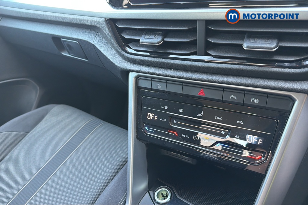 Volkswagen T-Roc Life Manual Petrol SUV - Stock Number (1643970) - 12th supplementary image