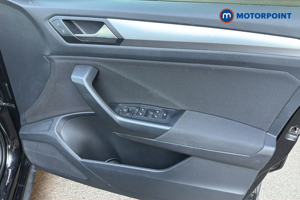 Volkswagen T-Roc Life Manual Petrol SUV - Stock Number (1643970) - 18th supplementary image