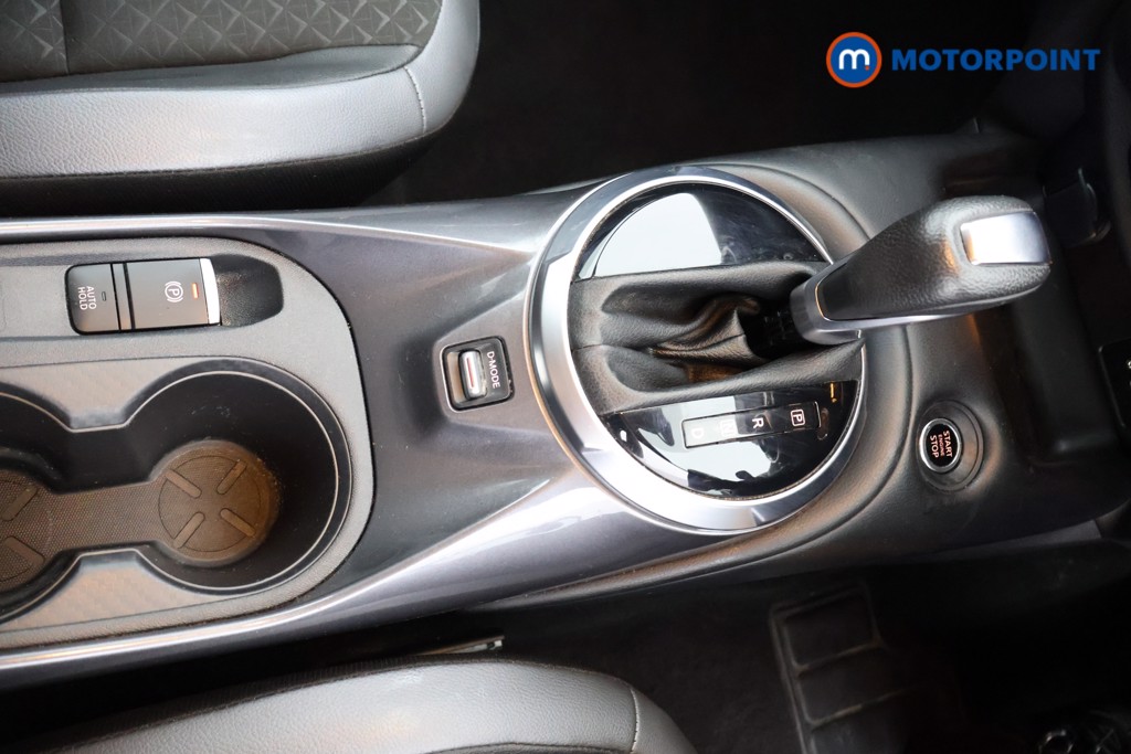 Nissan Juke N-Connecta Automatic Petrol SUV - Stock Number (1644255) - 8th supplementary image