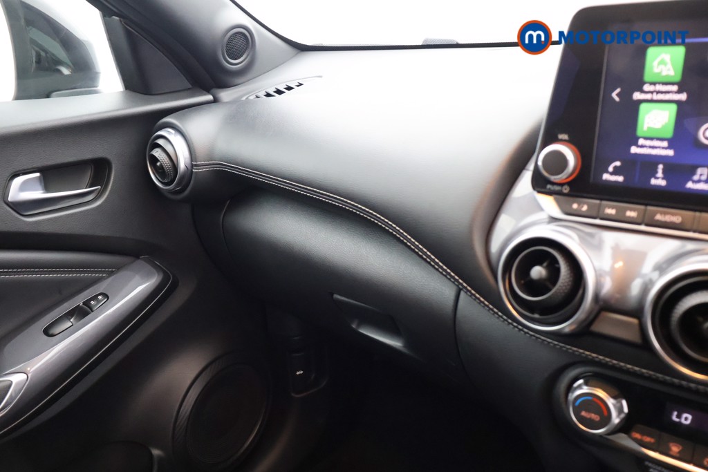 Nissan Juke N-Connecta Automatic Petrol SUV - Stock Number (1644255) - 9th supplementary image
