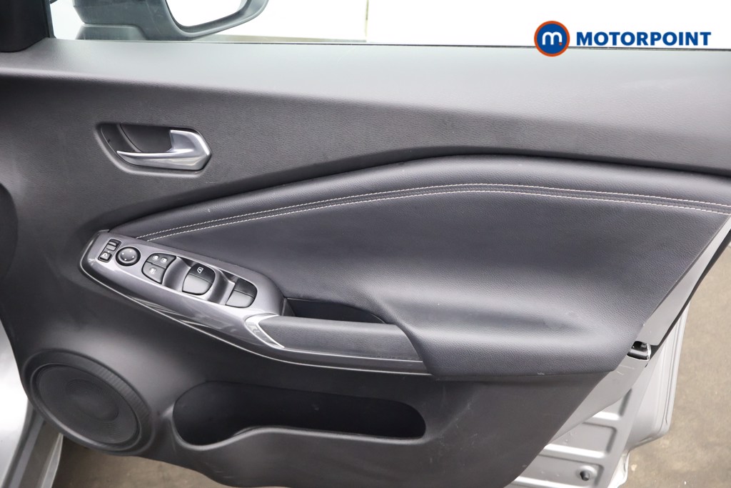 Nissan Juke N-Connecta Automatic Petrol SUV - Stock Number (1644255) - 11th supplementary image