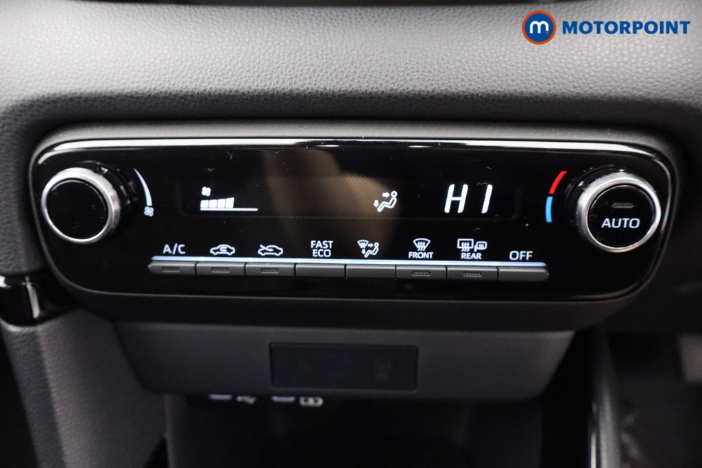 Toyota Yaris Design Automatic Petrol-Electric Hybrid Hatchback - Stock Number (1644698) - 7th supplementary image