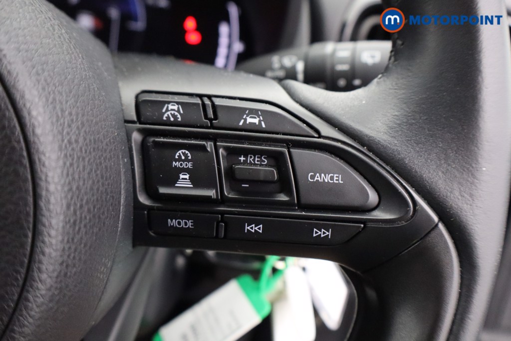 Toyota Yaris Design Automatic Petrol-Electric Hybrid Hatchback - Stock Number (1644698) - 11th supplementary image
