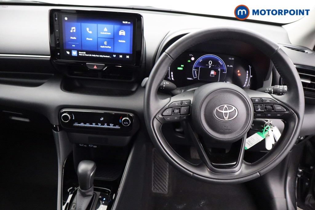 Toyota Yaris Design Automatic Petrol-Electric Hybrid Hatchback - Stock Number (1644698) - 1st supplementary image