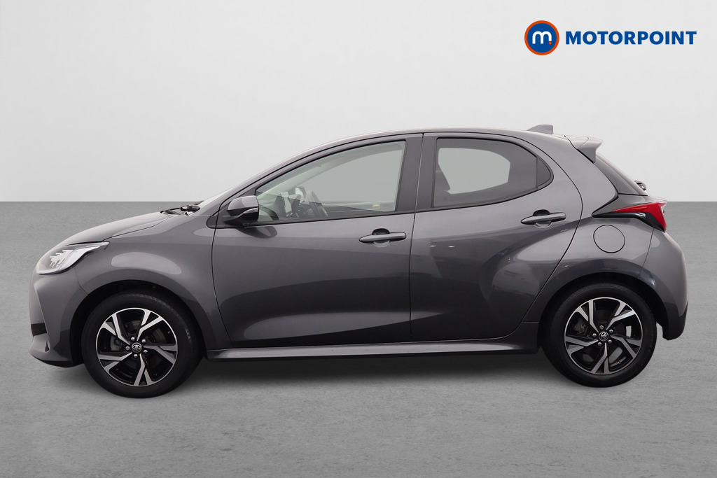 Toyota Yaris Design Automatic Petrol-Electric Hybrid Hatchback - Stock Number (1644698) - Passenger side