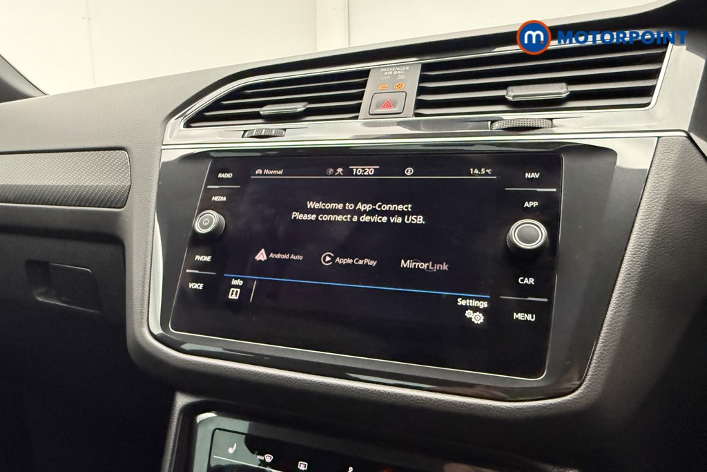 Volkswagen Tiguan R-Line Automatic Petrol SUV - Stock Number (1645040) - 12th supplementary image
