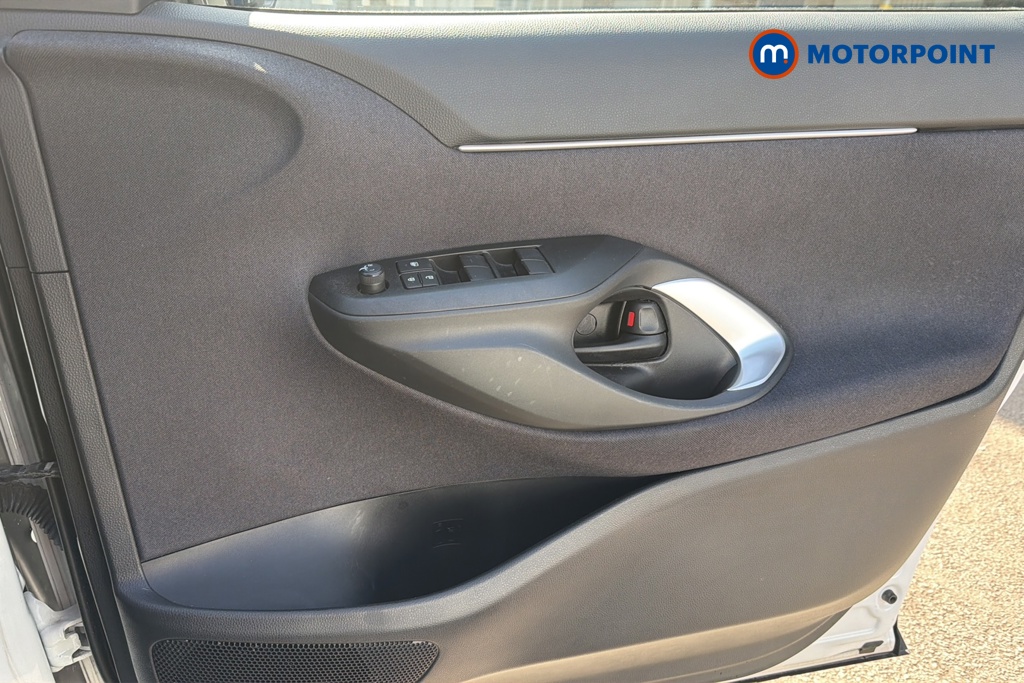 Toyota Yaris Cross Icon Automatic Petrol-Electric Hybrid Estate - Stock Number (1645320) - 18th supplementary image