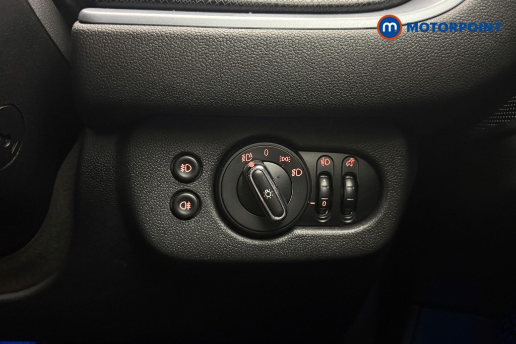 Mini Clubman Cooper Exclusive Automatic Petrol Estate - Stock Number (1645577) - 18th supplementary image