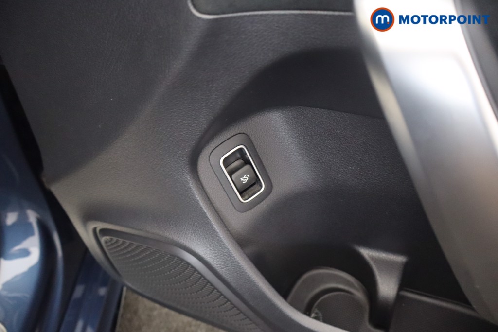 Mercedes-Benz A Class Amg Line Executive Edition Automatic Petrol Saloon - Stock Number (1646011) - 17th supplementary image