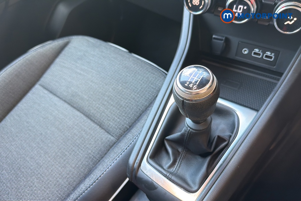 Renault Captur Techno Manual Petrol SUV - Stock Number (1646136) - 15th supplementary image