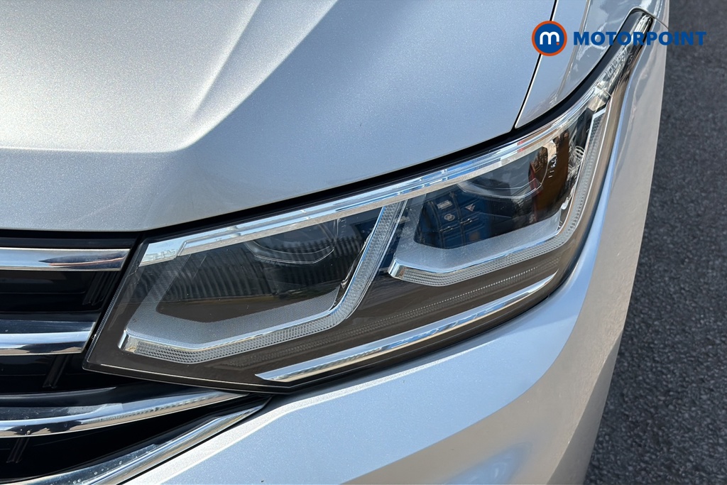 Volkswagen Tiguan Elegance Automatic Petrol SUV - Stock Number (1646430) - 42nd supplementary image