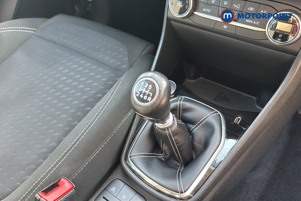 Ford Fiesta Titanium Manual Petrol Hatchback - Stock Number (1646435) - 15th supplementary image