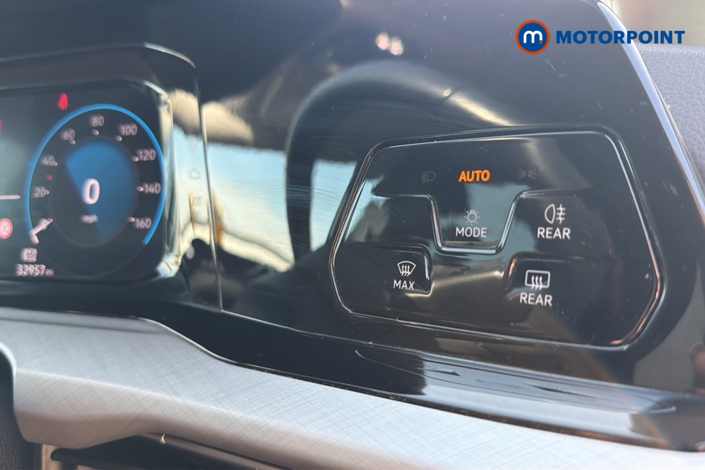 Volkswagen Golf Life Manual Petrol Hatchback - Stock Number (1621102) - 11th supplementary image
