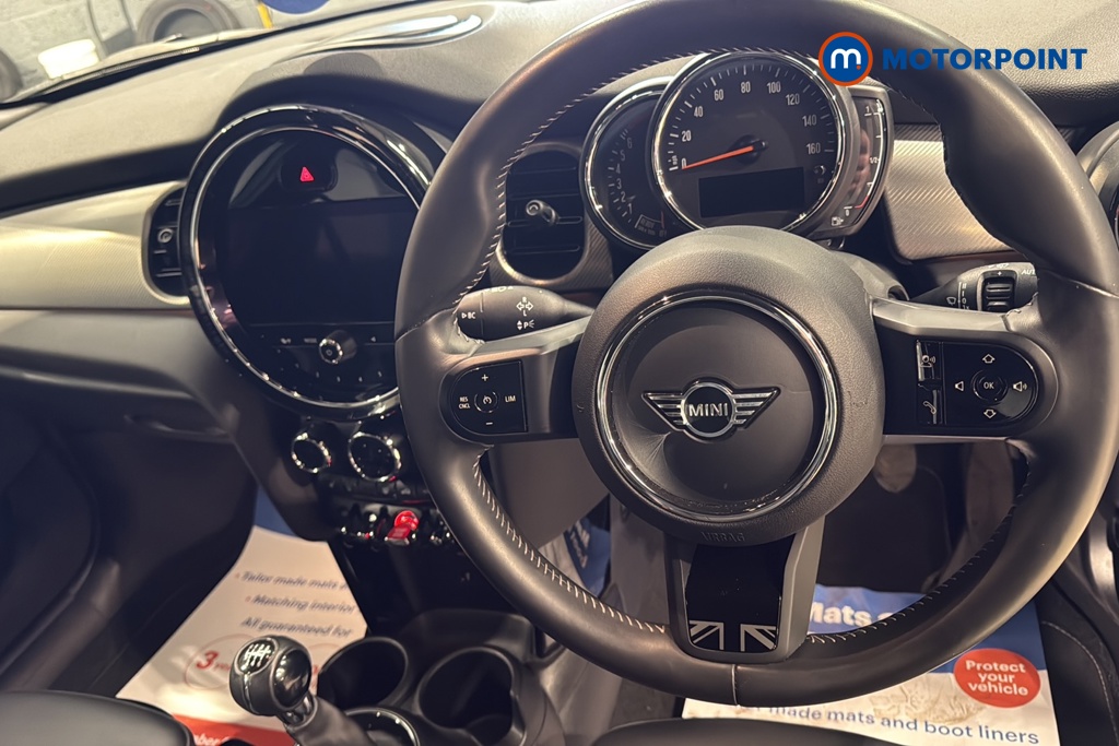 Mini Hatchback Cooper Exclusive Manual Petrol Hatchback - Stock Number (1634306) - 2nd supplementary image