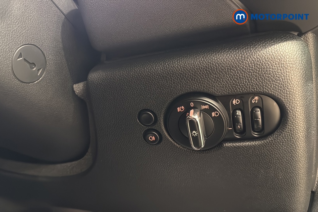 Mini Hatchback Cooper Exclusive Manual Petrol Hatchback - Stock Number (1634306) - 11th supplementary image