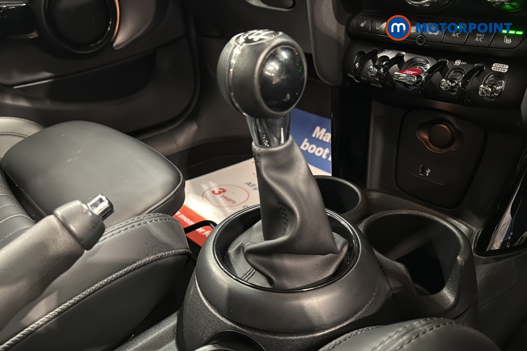 Mini Hatchback Cooper Exclusive Manual Petrol Hatchback - Stock Number (1634306) - 15th supplementary image