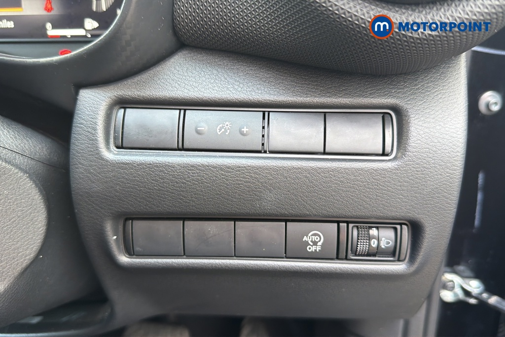 Nissan Juke N-Connecta Automatic Petrol SUV - Stock Number (1642435) - 11th supplementary image