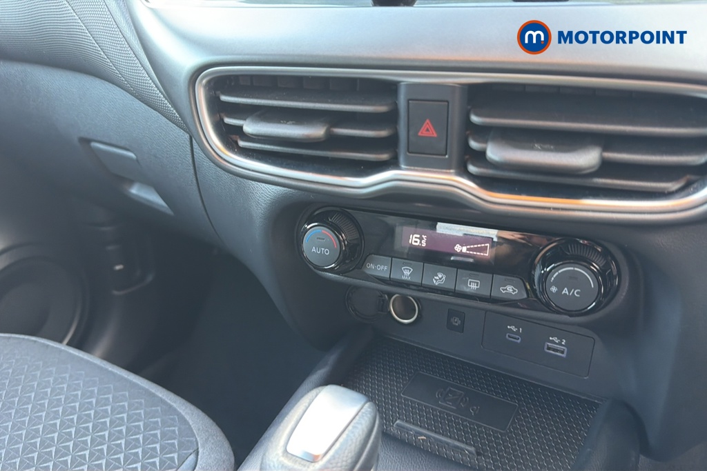 Nissan Juke N-Connecta Automatic Petrol SUV - Stock Number (1642435) - 12th supplementary image